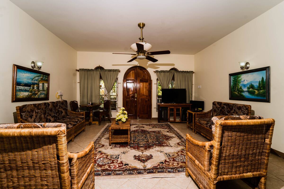 Slideshow Image 4